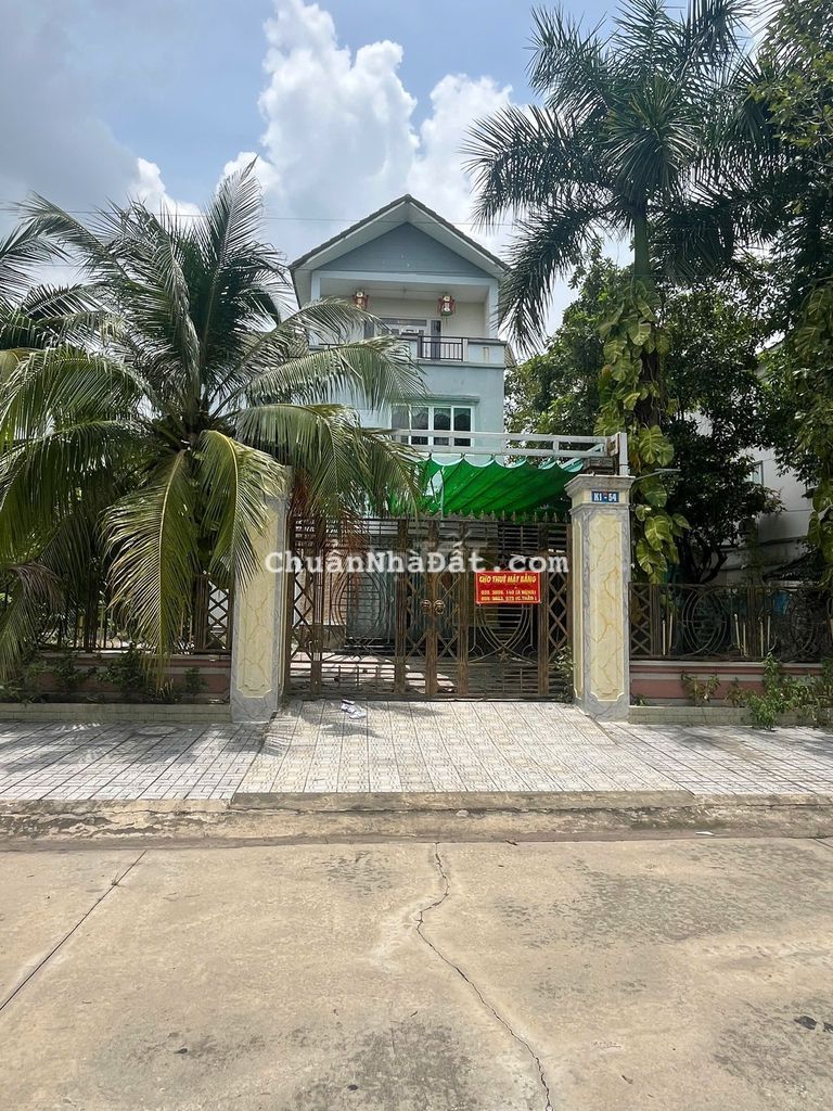 Nhà biệt thự mặt tiền KDC Thới Hoà, bánh cát, Bình Dương; 05 phòng ngủ