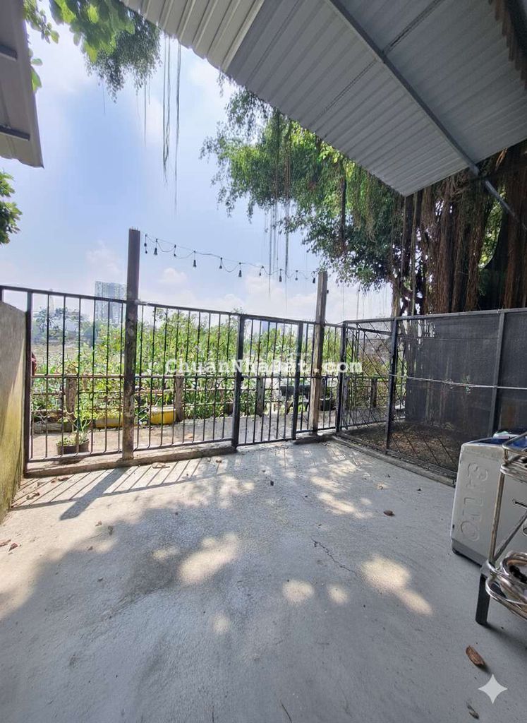 Cho thuê phòng Sân Vườn Bờ Sông Thoáng Mát