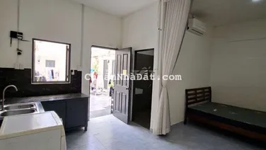 Cho thuê nhà ở và phòng trọ có sân vườn và bờ sông mát mẻ