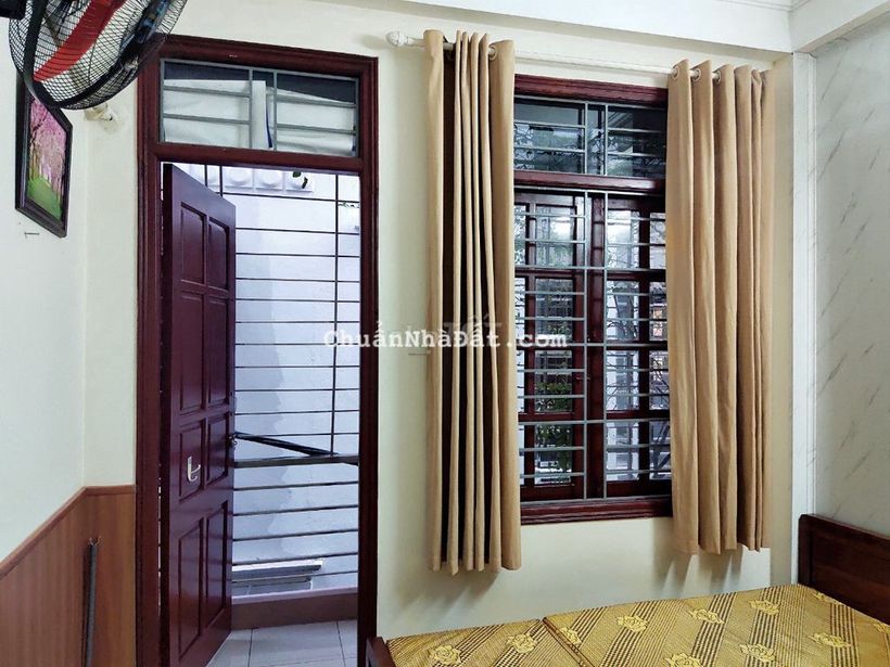 Cho thuê phòng trọ ccmn ban công thoáng 225 Quan Hoa