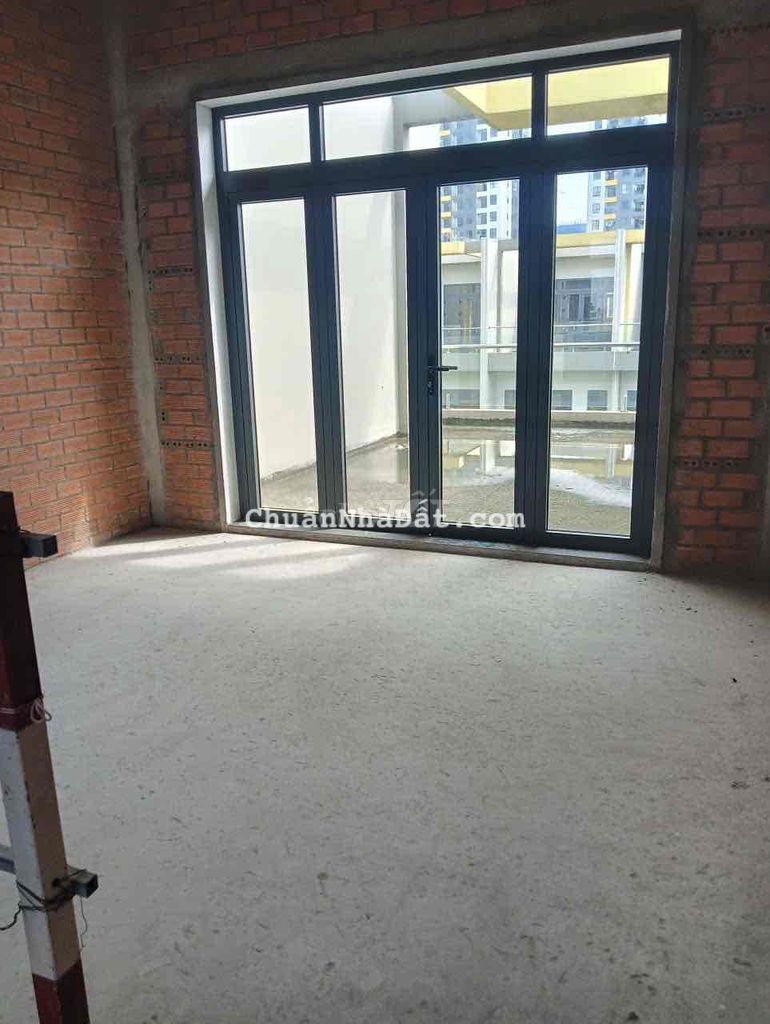 CHO THUÊ HOẶC BÁN NHÀ PHỐ BCONS UNI VALLEY