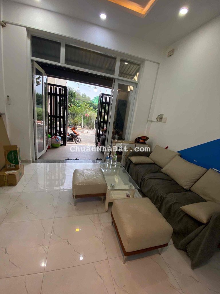 NHÀ 1T2L SÂN THƯỢNG NGAY NGUYỄN THỊ TƯ, PHÚ HỮU