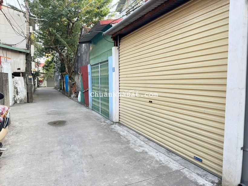 Bán đất tặng nhà C4, thôn Gia Thượng - tổ 4, Quang Minh. Đường rộng,