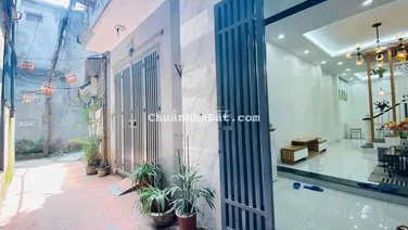 chính chủ cần vốn xoay sở cần bán gấp nhà sát Chợ Bình Chánh