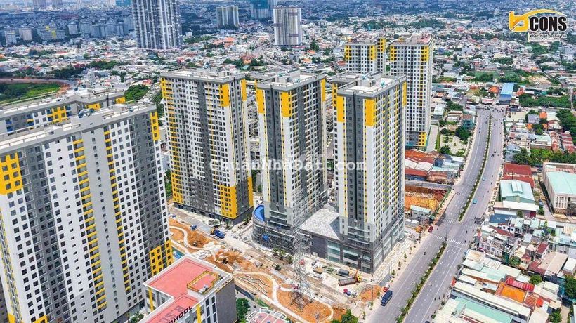 Chính chủ cho thuê căn 2PN (54m2) tầng 15. View hồ bơi. Có nội thất
