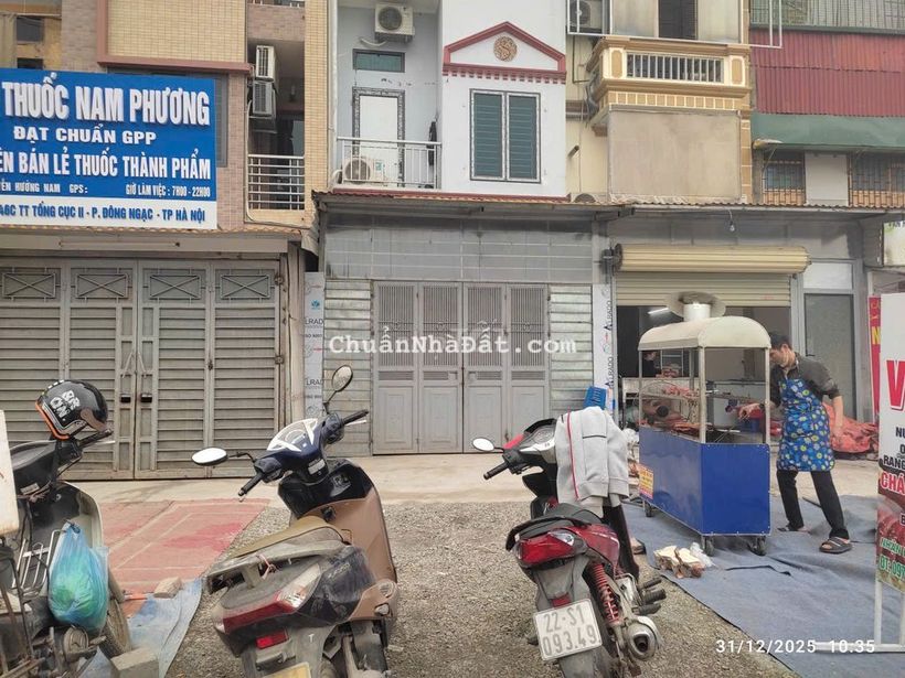 Cho thuê cửa hàng diện tích 40m2, Ngã 3 Đường 40m, Trước nhà là chợ.