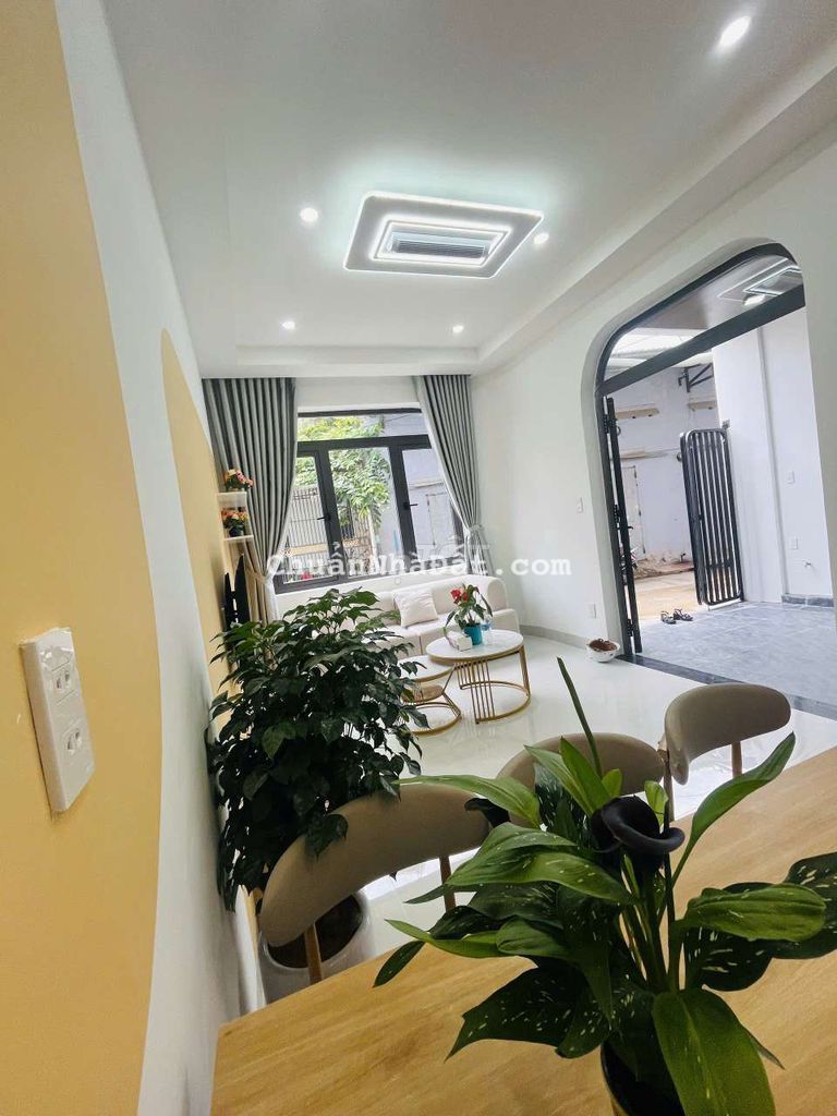 Bán nhà đẹp mới 100/100 hoà thọ đông