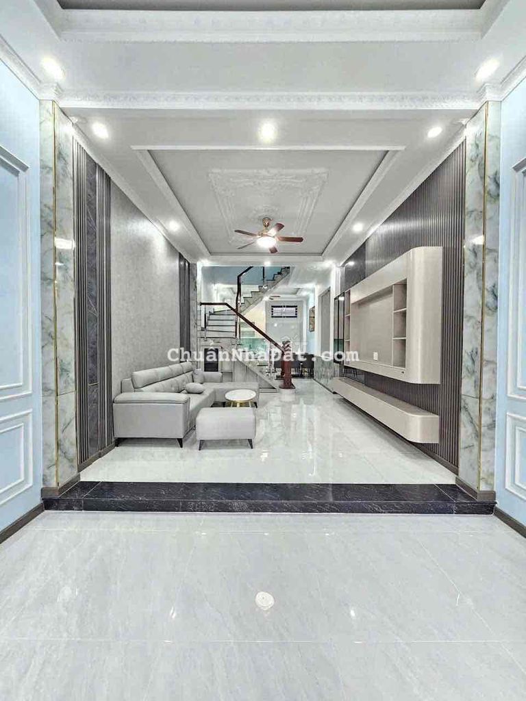 nhà 1 trệt 2 lầu có nội thất,đường 7m đậu ô tô ok