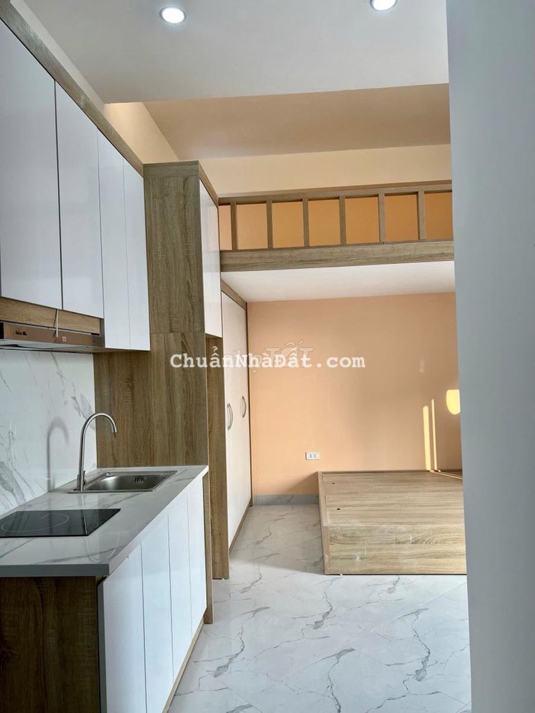 Cho thuê phòng Thành Công, mới cứng, ban công, thang máy, ở ngay