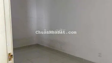 cho thuê 3pn 2wc nhà trống máy lạnh. cc phúc yên 3