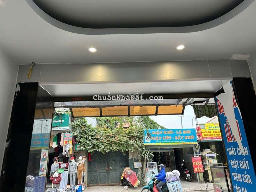 Bán nhà mặt phố Định Công Hạ, 3 tầng, Đang cho thuê 120tr/năm