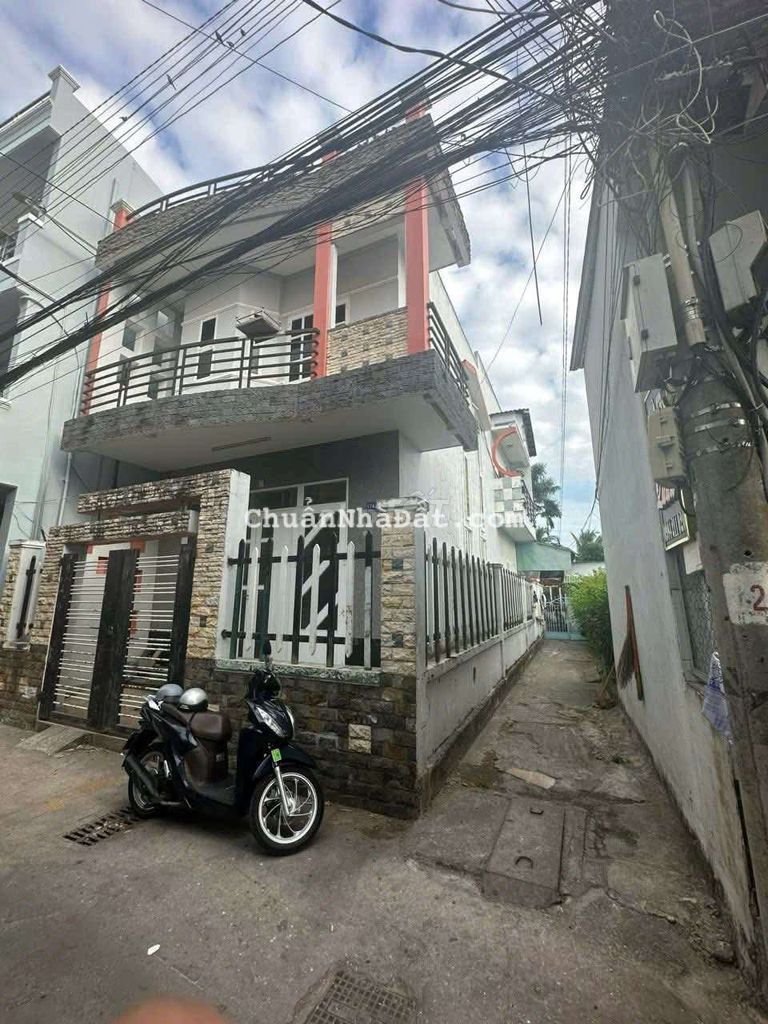 Cho thuê nhà 1 trệt 1 lầu đường 30/4