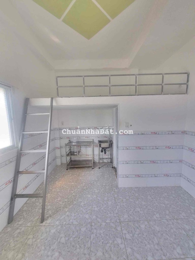 Cho Thuê Phòng Gác Lửng Sẵn Máy Lạnh - Có Cửa Sổ Siêu Thoáng Mát