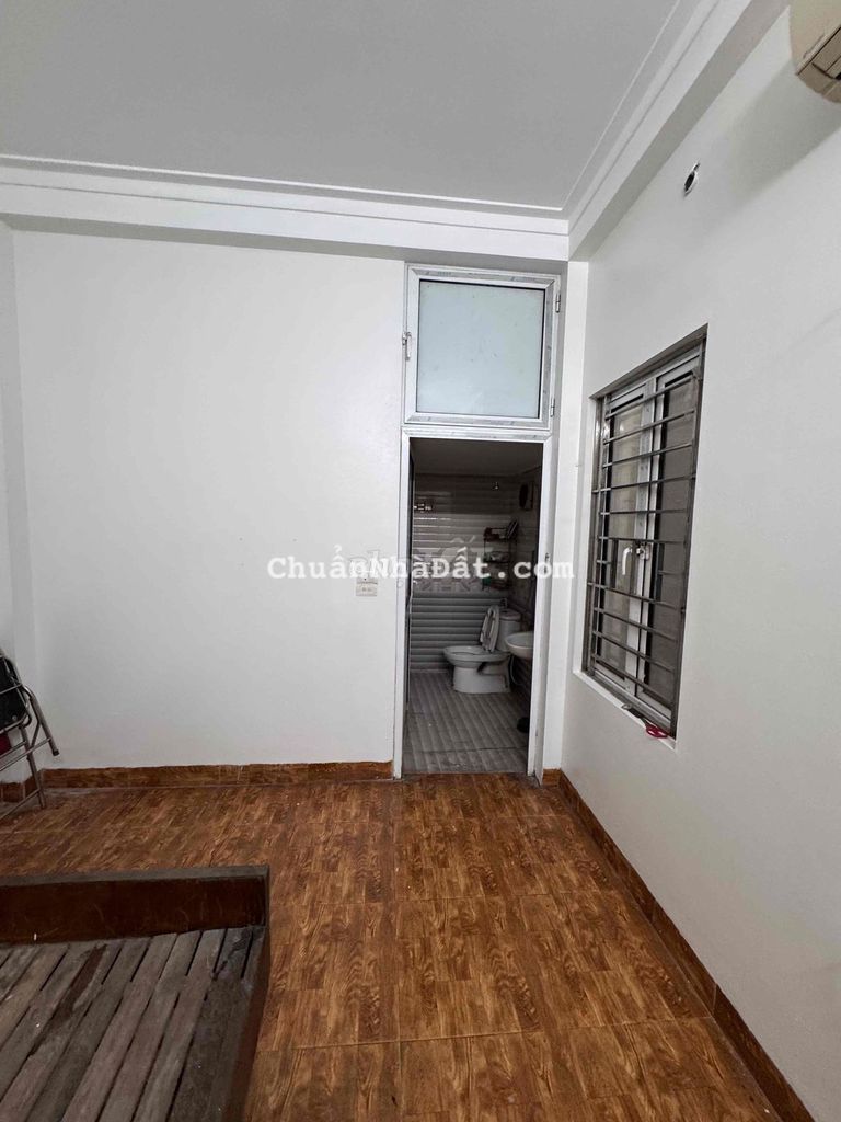 Cho thuê Tầng 2 - nhà phố Hoàng Như tiếp