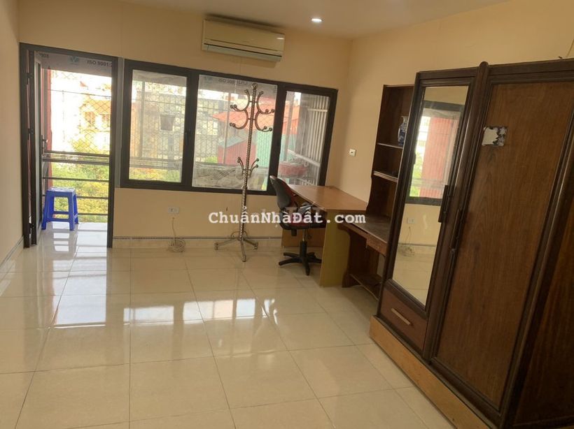 Căn hộ 2 phòng ngủ, nội thất cơ bản, view thoáng mát, 30 Phạm Văn Đồng