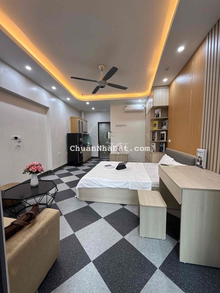 nhượng lại phòng tầng 6 trong toà 7 tầng