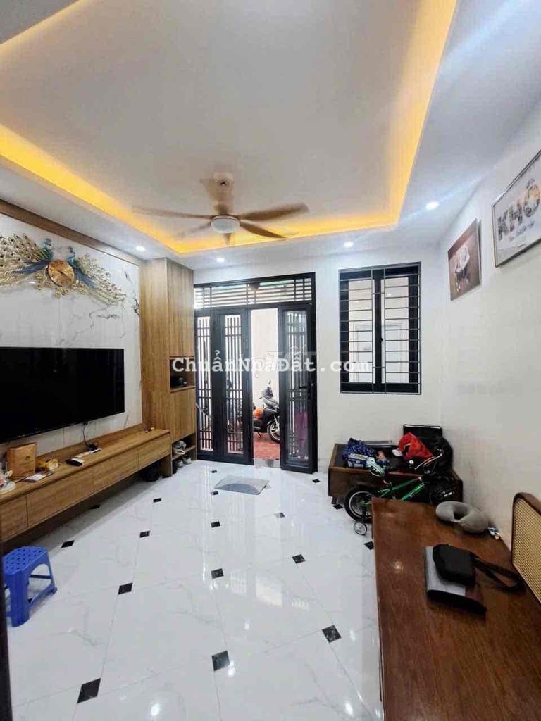 Cho thuê nhà 30m2 4 tầng, 3n3vs, 798/23 Ngãi Cầu