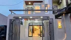 Nhà 3 tầng đẹp Văn Tiến Dũng đối diện công viên