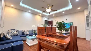 Nhà mình cần bán căn hộ tầng 12, C14 Bộ Quốc Phòng, DT 70m2 - 5,45 tỷ.