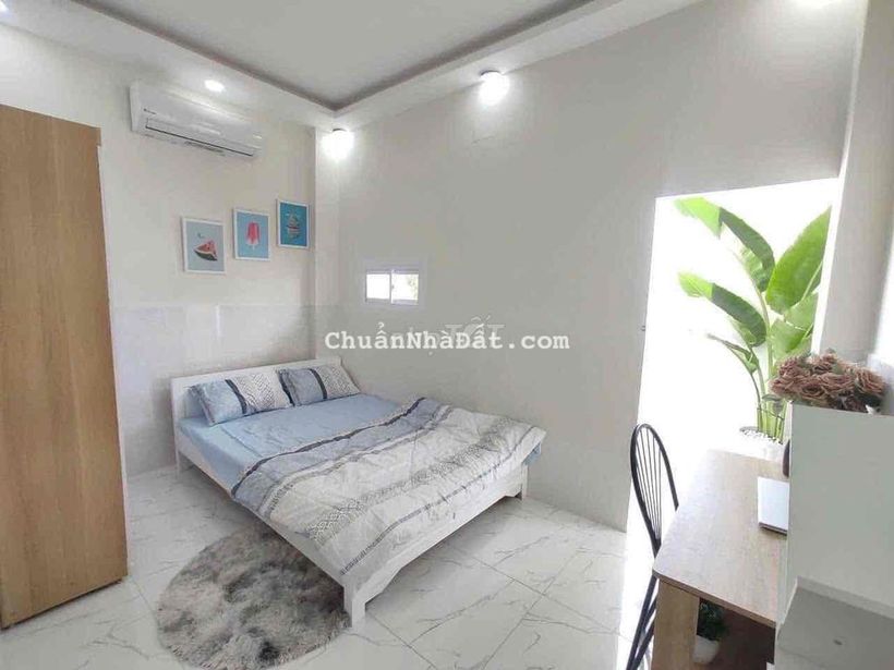 Studio cửa sổ- ban công tách bếp