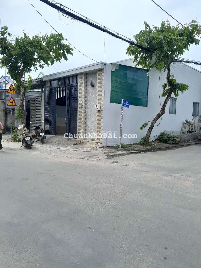 Nhà căn góc 2 mặt tiền đường nhựa xã Thới Tam Thôn