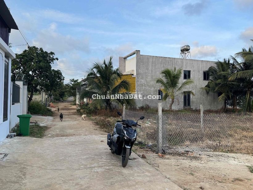 ĐẤT 5M x 22M NỞ HẬU 5.4M FULL THỔ CƯ, ĐƯỜNG Y WANG