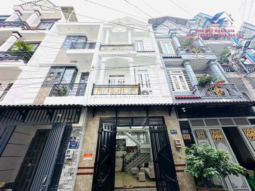 Nhà 4m x 14m 3 tầng mặt tiền hẻm nhựa 8m thông đường Hiệp Thành 13