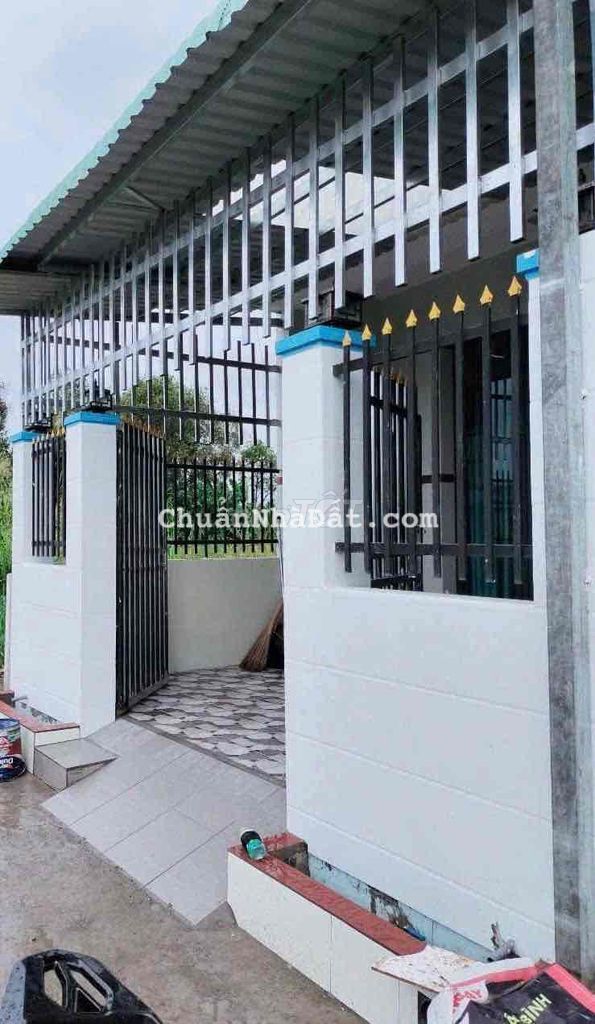 Nhà Cấp 4 Mái Thái 5 x 20m Sổ Hồng Hoàn Công 2PN 2WC Ngay Mỹ Lộc