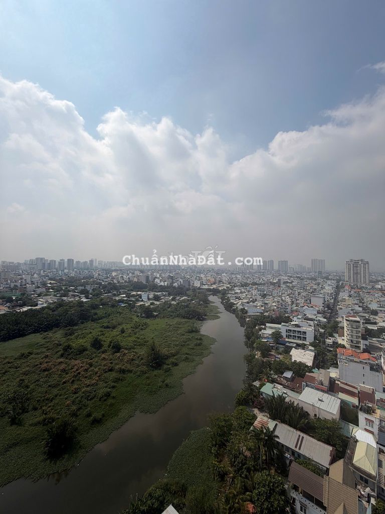 Bán gấp căn hộ 2PN 2WC Nguyễn Văn Linh Quận 7, giá 6,5 tỷ, 103m2