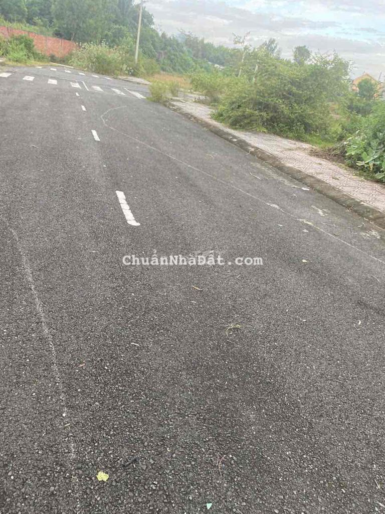 Đất đối diện D2D, cách đường 769 chỉ 200m, SHR, thổ cư 100%