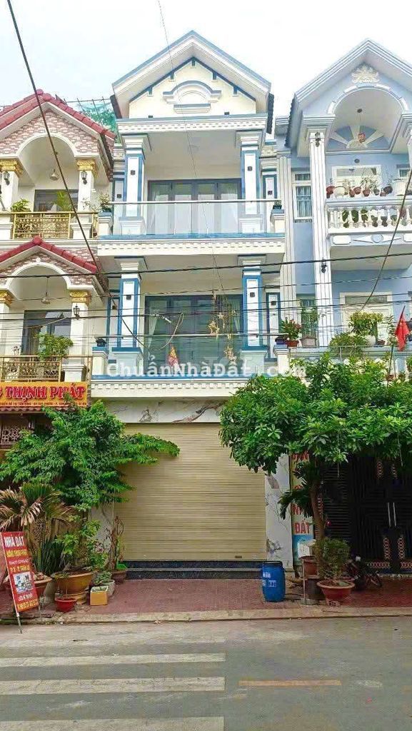 Nhà 2 lầu đường 8m gần ngã tư Chiêu Liêu giá 8 triu