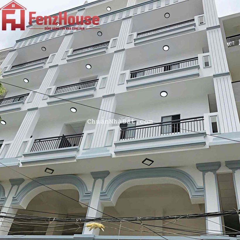 phòng gác thoáng an ninh trong căn biệt phủ gần LOTTE, TDT, Q4, UFM