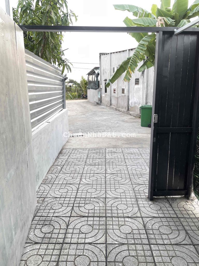 Nhà trọ mới xây xong, rộng, thoáng, gác cao,