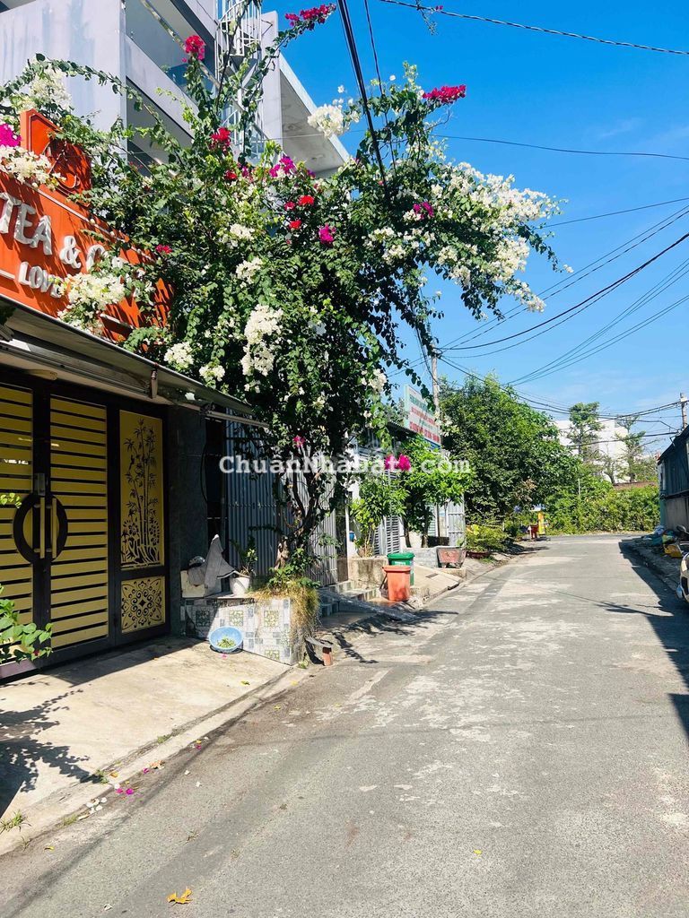 BÁN NHÀ GẦN TÔ KÍ , 2 TẦNG - nhỉnh 4 tỷ , 3 Pn - 3Tolet- SHR .
