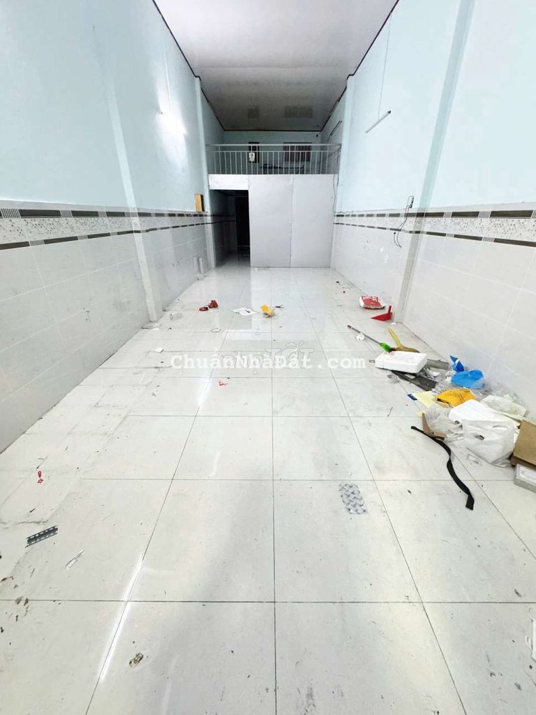 Nhà thuê Thoại Ngọc Hầu. Quận Tân Phú (1pn, 1wc). Hẻm xe hơi. Dtsd 100