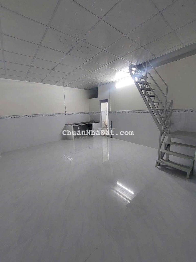 Cho thuê nhà đường Phạm Hùng C1 DT.5m×8m5 } 1 Lầu 2 Phòng 2 toilet.