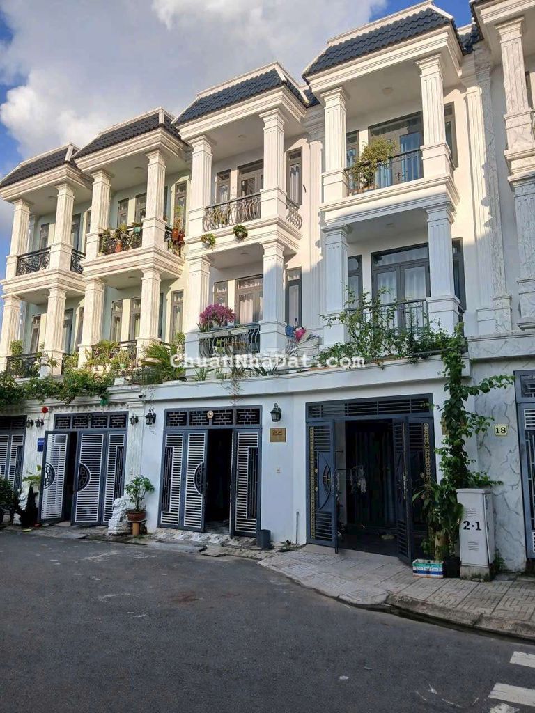 Nhà phố kdc Hoàng Nam 5, phường Tân Bình Tp Dĩ An