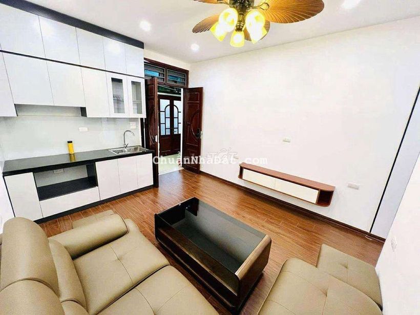 Tập thể Lò Đúc-Thọ Lão, 65m 2 ngủ 2 WC gần phố ô tô đỗ cửa SĐCC 3.x tỷ