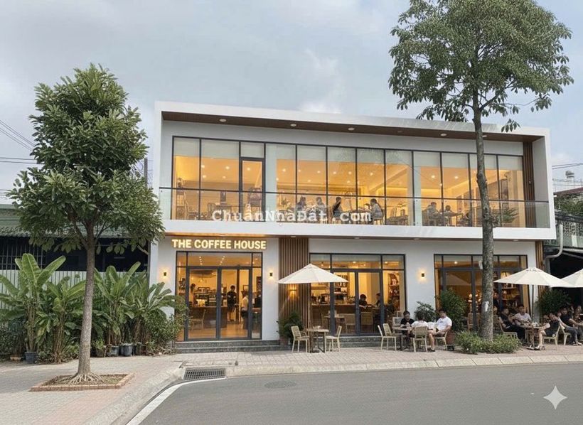 CHÍNH CHỦ CẦN BÁN MT GÓC SVĐ ĐÔNG HOÀ.DT 108M. NGANG18M.KINH DOANH VIP