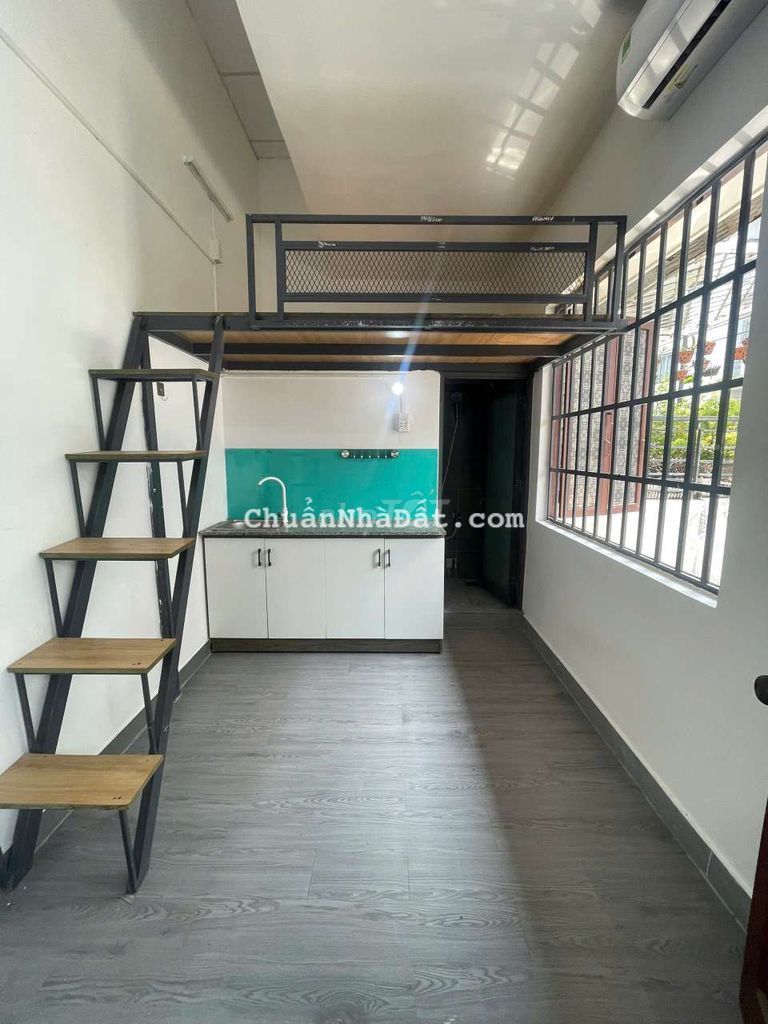 PHÒNG MÁY LẠNH CỬA SỔ TRỜI NGAY NGUYỄN OANH