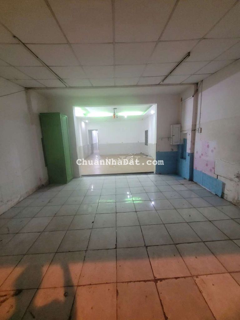 Nhà mặt  tiền thạnh xuân 38 quận 12
DT : 5x22m trệt lửng 2pn
Giá 7tr