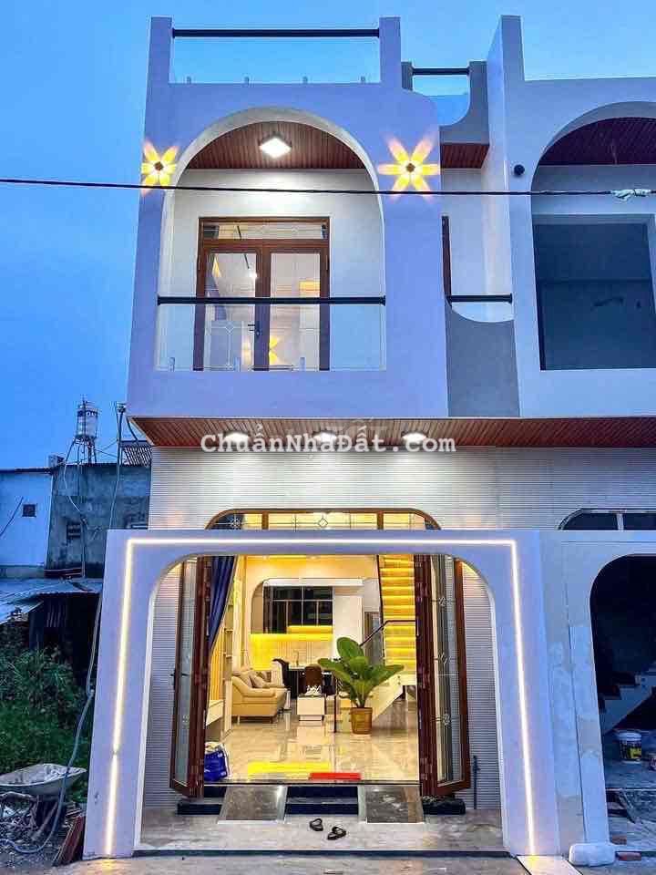 Nhà lầu xây mới lộ ô tô 7m - Cách đại học Y Dược Cần Thơ 700m