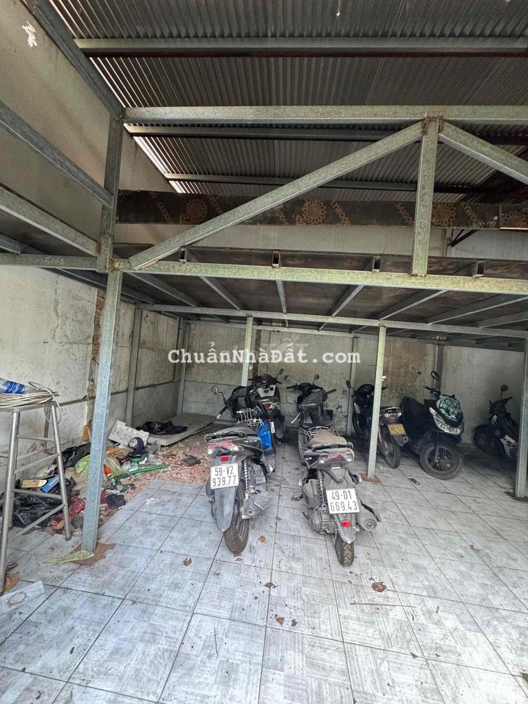 Nhà Nguyên Căn câp 4 đang làm Kho, 7*16, Phan Huy Ích F12, Gv