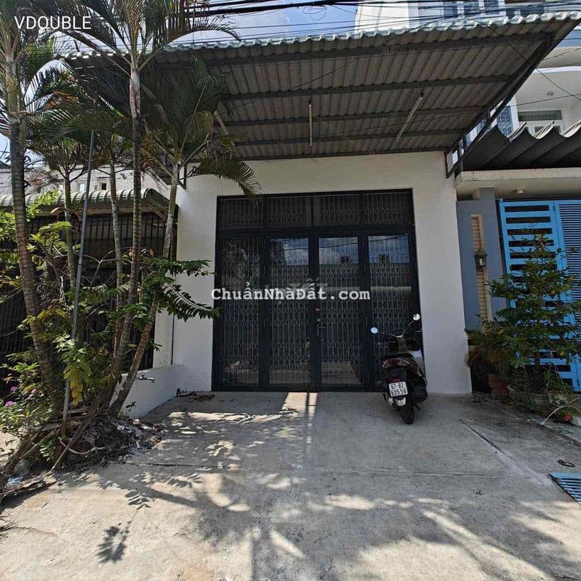 Nhà mới 99% Gần Dh Y Dược Oto đậu trước nhà