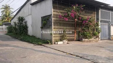 Cần bán nhà hai mặt hẻm gần chợ 30/4 DT 5x18m