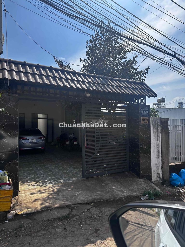 nhà hẻm ô tô rộng, sân ô tô rộng