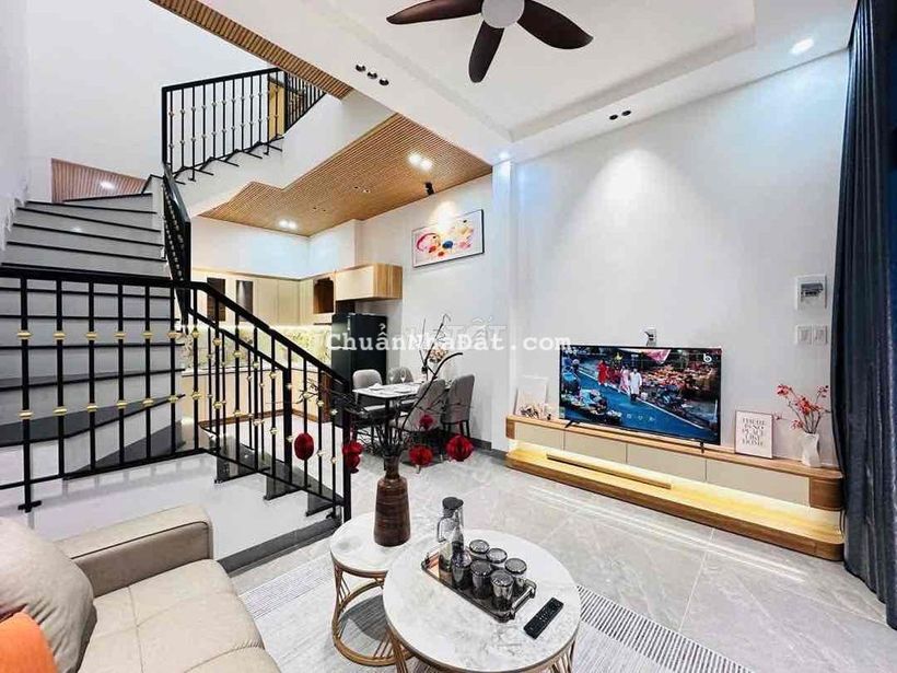 🏡 NHÀ 2 TẦNG MỚI ĐẸP - LÕI TRUNG TÂM - HOÀNG DIỆU - SÁT CẦU RỒNG.