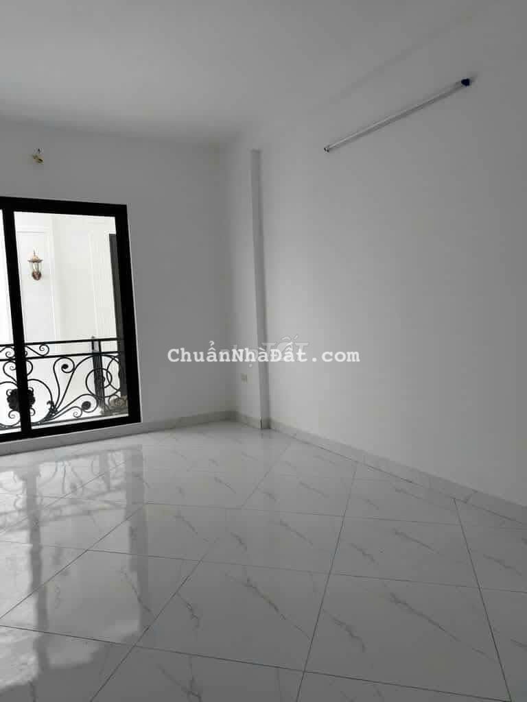 Cho thuê nhà nguyên căn, mới xây ở Bát Khối