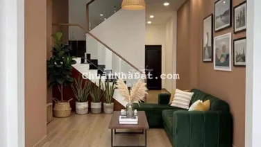 NGAY THỊ NGHÈ - SÁT QUẬN 1 - 2 TẦNG - 60M2 - 3PN - VÀO Ở NGAY