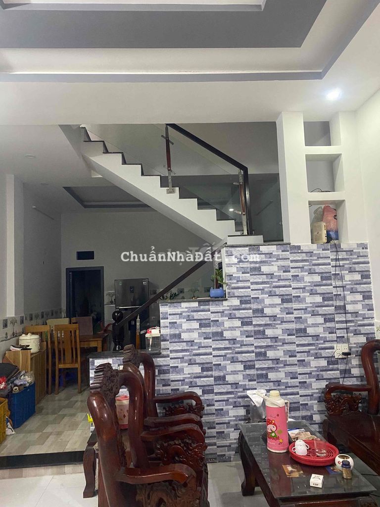 cho thuê nhà nguyên căn ngay chợ thới hoà nhà mới